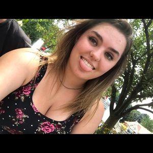 Meet your Posher, Elizabeth